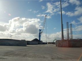 Verschillende grondstoffen op ons haventerrein